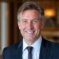 Professionelles Porträt von Herrn Reto Gerber, Hotelmanager